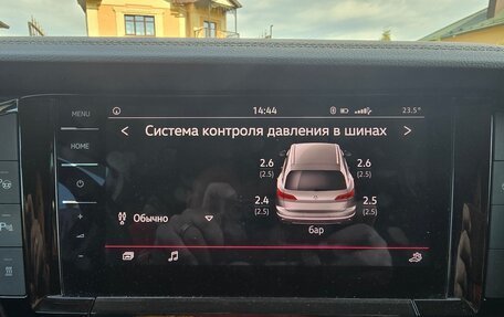 Volkswagen Touareg III, 2018 год, 6 300 000 рублей, 13 фотография