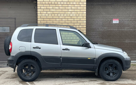 Chevrolet Niva I рестайлинг, 2016 год, 769 000 рублей, 6 фотография