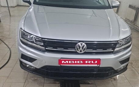 Volkswagen Tiguan II, 2018 год, 2 200 000 рублей, 3 фотография