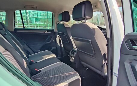 Volkswagen Tiguan II, 2020 год, 3 600 000 рублей, 6 фотография