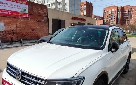 Volkswagen Tiguan II, 2020 год, 3 600 000 рублей, 3 фотография