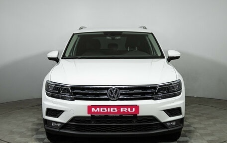 Volkswagen Tiguan II, 2018 год, 2 500 000 рублей, 2 фотография