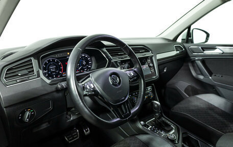 Volkswagen Tiguan II, 2018 год, 2 500 000 рублей, 11 фотография