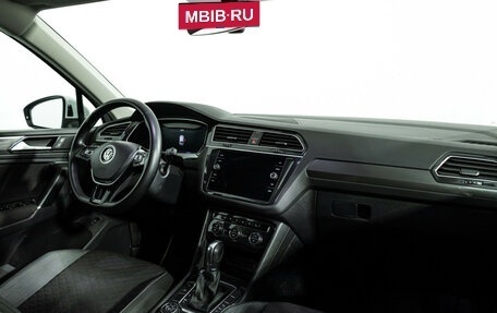 Volkswagen Tiguan II, 2018 год, 2 500 000 рублей, 9 фотография