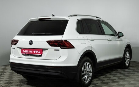Volkswagen Tiguan II, 2018 год, 2 500 000 рублей, 5 фотография