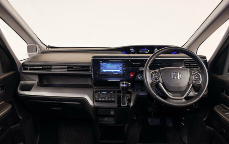 Honda Stepwgn IV, 2020 год, 2 300 000 рублей, 11 фотография