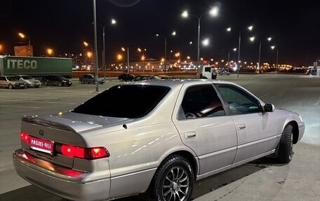 Toyota Camry, 1998 год, 400 000 рублей, 1 фотография