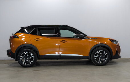 Peugeot 2008 II, 2020 год, 1 750 000 рублей, 3 фотография