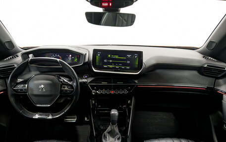 Peugeot 2008 II, 2020 год, 1 750 000 рублей, 10 фотография