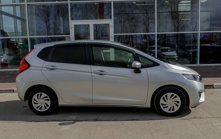 Honda Fit III, 2016 год, 960 000 рублей, 6 фотография