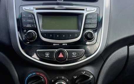 Hyundai Solaris II рестайлинг, 2012 год, 397 000 рублей, 6 фотография