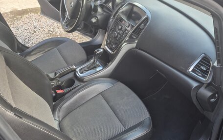 Opel Astra J, 2011 год, 750 000 рублей, 3 фотография