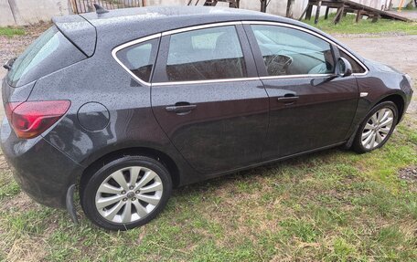 Opel Astra J, 2011 год, 750 000 рублей, 11 фотография