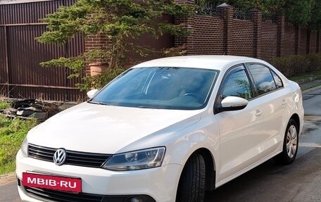 Volkswagen Jetta VI, 2014 год, 1 100 000 рублей, 2 фотография