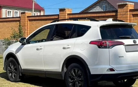 Toyota RAV4, 2017 год, 2 350 000 рублей, 4 фотография