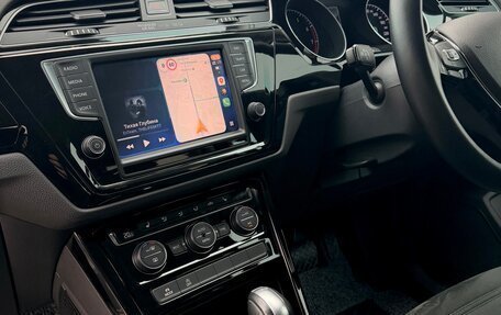 Volkswagen Touran III, 2016 год, 2 100 000 рублей, 24 фотография