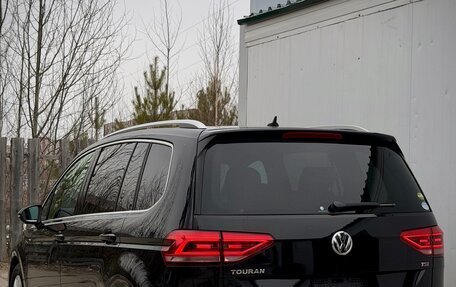 Volkswagen Touran III, 2016 год, 2 100 000 рублей, 31 фотография