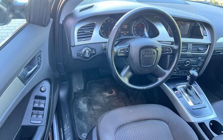Audi A4, 2011 год, 997 000 рублей, 26 фотография