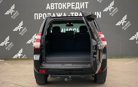 Toyota Land Cruiser Prado 150 рестайлинг 2, 2015 год, 3 505 000 рублей, 7 фотография