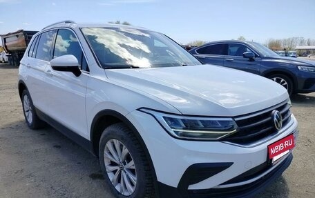 Volkswagen Tiguan II, 2020 год, 3 402 000 рублей, 2 фотография
