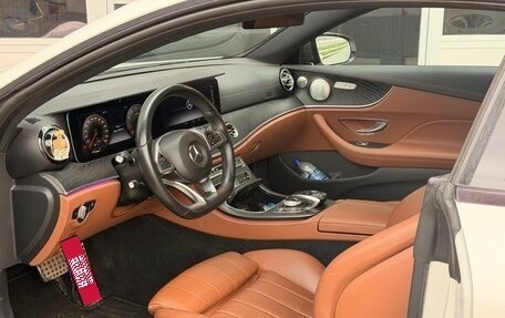 Mercedes-Benz E-Класс, 2018 год, 3 700 000 рублей, 15 фотография