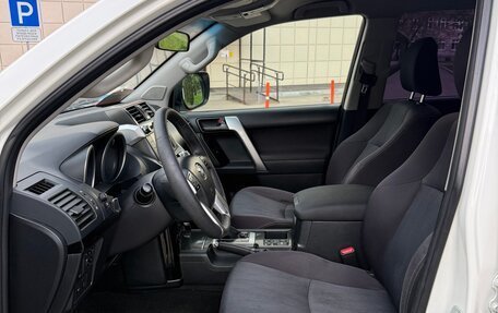 Toyota Land Cruiser Prado 150 рестайлинг 2, 2015 год, 3 500 000 рублей, 14 фотография