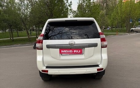 Toyota Land Cruiser Prado 150 рестайлинг 2, 2015 год, 3 500 000 рублей, 6 фотография