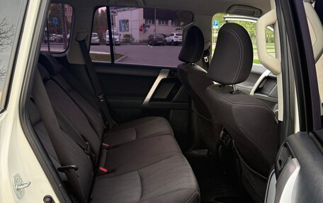 Toyota Land Cruiser Prado 150 рестайлинг 2, 2015 год, 3 500 000 рублей, 17 фотография