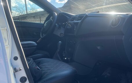 Renault Logan II, 2014 год, 550 000 рублей, 4 фотография