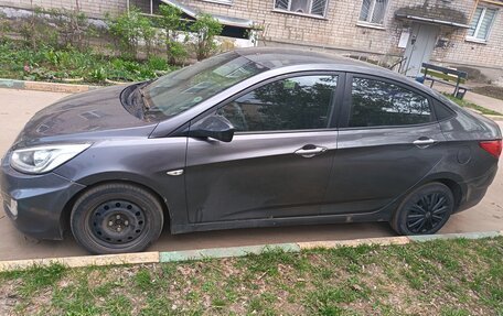 Hyundai Solaris II рестайлинг, 2013 год, 530 000 рублей, 2 фотография