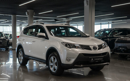 Toyota RAV4, 2015 год, 2 750 000 рублей, 2 фотография