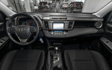 Toyota RAV4, 2015 год, 2 750 000 рублей, 8 фотография