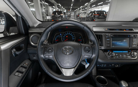 Toyota RAV4, 2015 год, 2 750 000 рублей, 10 фотография
