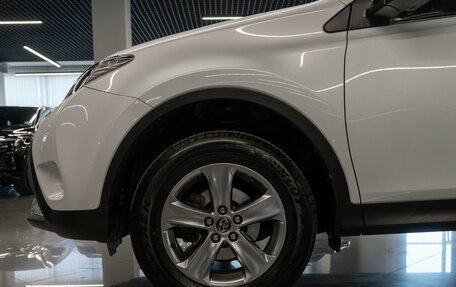 Toyota RAV4, 2015 год, 2 750 000 рублей, 21 фотография