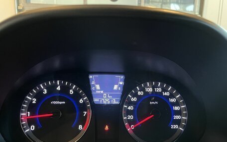 Hyundai Solaris II рестайлинг, 2014 год, 800 000 рублей, 11 фотография