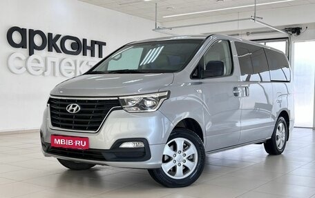 Hyundai Grand Starex Grand Starex I рестайлинг 2, 2020 год, 3 999 000 рублей, 1 фотография
