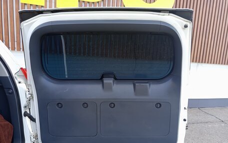 Toyota Land Cruiser Prado 150 рестайлинг 2, 2009 год, 2 650 000 рублей, 40 фотография