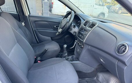 Renault Logan II, 2017 год, 580 000 рублей, 11 фотография