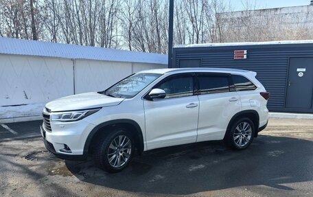 Toyota Highlander III, 2014 год, 2 350 000 рублей, 2 фотография