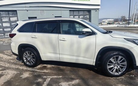 Toyota Highlander III, 2014 год, 2 350 000 рублей, 3 фотография