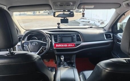 Toyota Highlander III, 2014 год, 2 350 000 рублей, 5 фотография