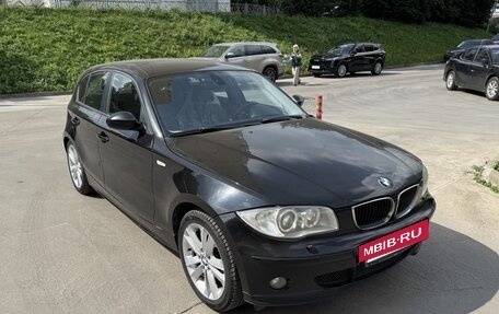 BMW 1 серия, 2006 год, 690 000 рублей, 2 фотография