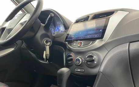 Hyundai Solaris II рестайлинг, 2012 год, 644 000 рублей, 26 фотография