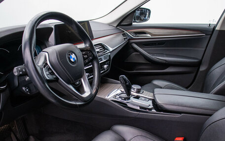 BMW 5 серия, 2018 год, 3 590 000 рублей, 9 фотография