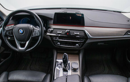 BMW 5 серия, 2018 год, 3 590 000 рублей, 13 фотография