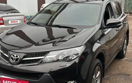 Toyota RAV4, 2015 год, 2 300 000 рублей, 2 фотография