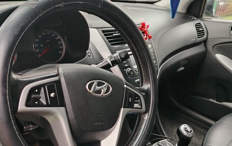 Hyundai Solaris II рестайлинг, 2014 год, 955 000 рублей, 5 фотография