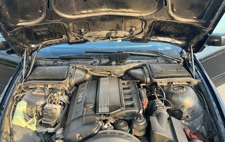 BMW 5 серия, 2001 год, 850 000 рублей, 13 фотография