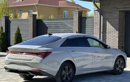 Hyundai Elantra, 2022 год, 1 800 000 рублей, 4 фотография