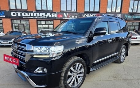 Toyota Land Cruiser 200, 2017 год, 7 350 000 рублей, 3 фотография